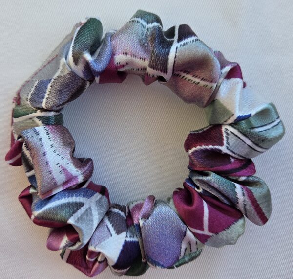 Chouchou en satin multicolore – Image 6