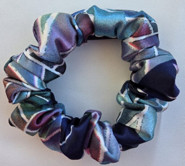 Chouchou en satin multicolore – Image 4