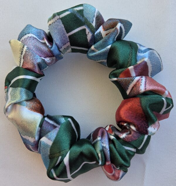 Chouchou en satin multicolore – Image 5