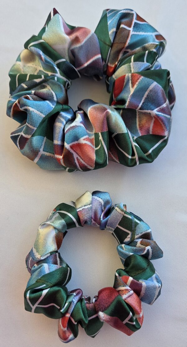 Chouchou en satin multicolore – Image 8