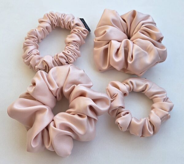 Chouchou en satin Rose Nude – Image 3