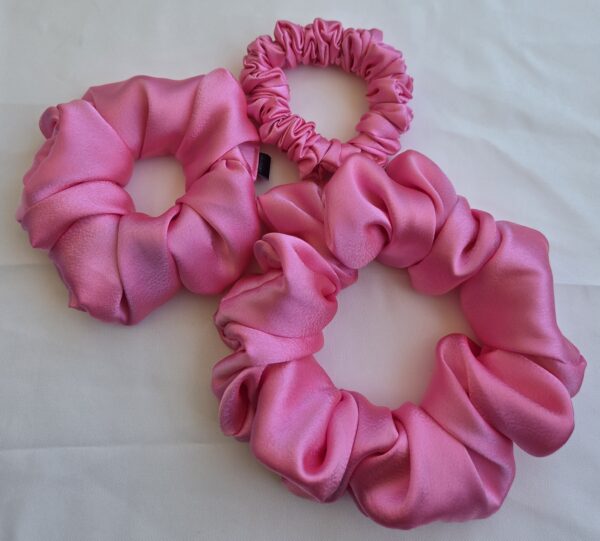 Chouchou en satin Rose – Image 2