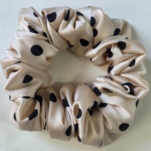 Chouchou en satin Crème à Pois Noirs - Marilyn